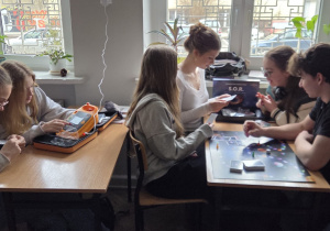 Uczniowie klasy 2a na zajciach z pierwszej pomocy